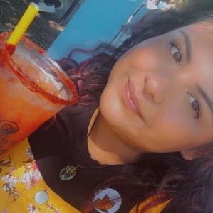 Meet your Posher, Daniela